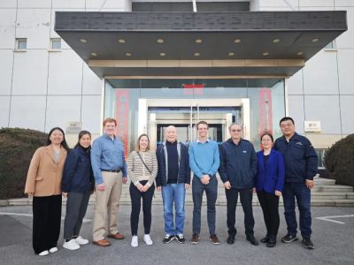 美国高文公司一行访问大连凯飞化学股份有限公司